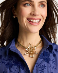 Gold Gold Flower Pendant Necklace